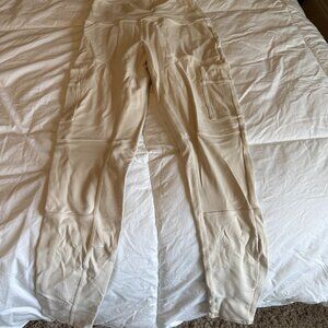 ALO Bone Cargo Leggings